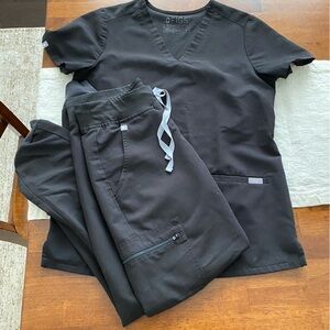 Figs Black Scrubs Bundle Casma Top and Zamora Jogger XS